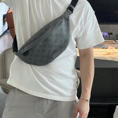 louis vuitton bum bag men's|louis vuitton belt bag men.